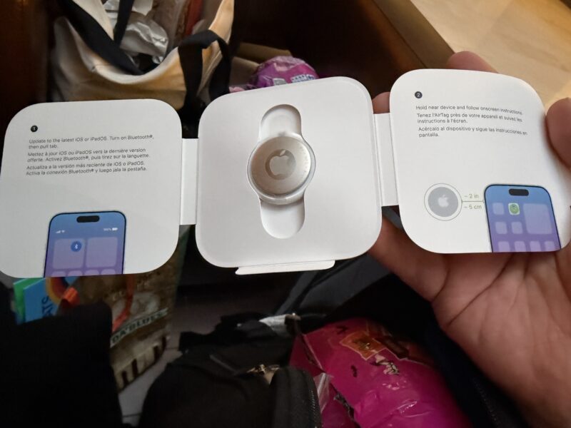 Apple AirTag - Image, Economy Class and Beyond