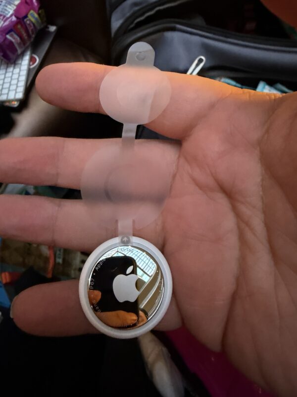 Apple AirTag - Image, Economy Class and Beyond