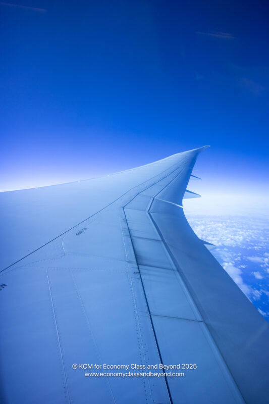an wing of an airplane
