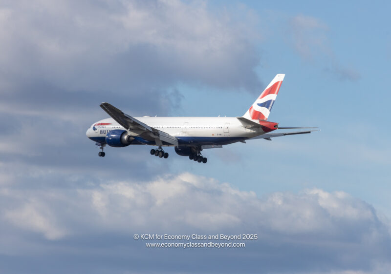British Airways Boeing 777-200ER on final approach to Chicago O'Hare - Image, Economy Class and Beyond