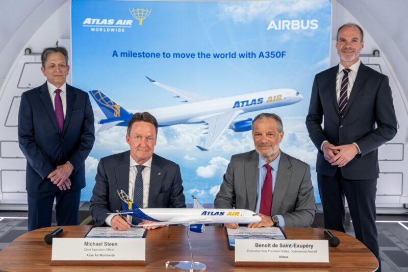 Michael Steen, Chief Executive Officer, Atlas Air Worldwide and Benoit de Saint- Exupéry, Executive Vice President Sales, Commercial Aircraft, Airbus at the March 16 signing ceremony at Airbus in Toulouse, France - Image, Airbus/Atas Air