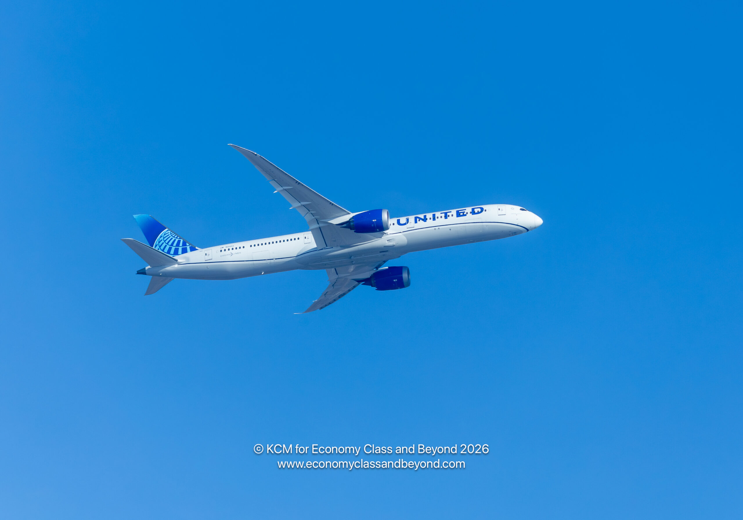 Airplane Art – United Airlines Boeing 787-10 Climbing out of Chicago O’Hare International