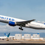 United Airlines Boeing 777-200 with Starlink - Image, United Airlines